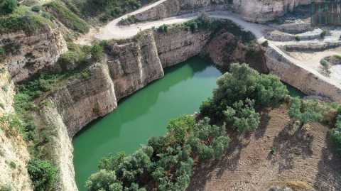 La Bari che non ti aspetti: in una cava al confine con Bitritto c' un lago nascosto